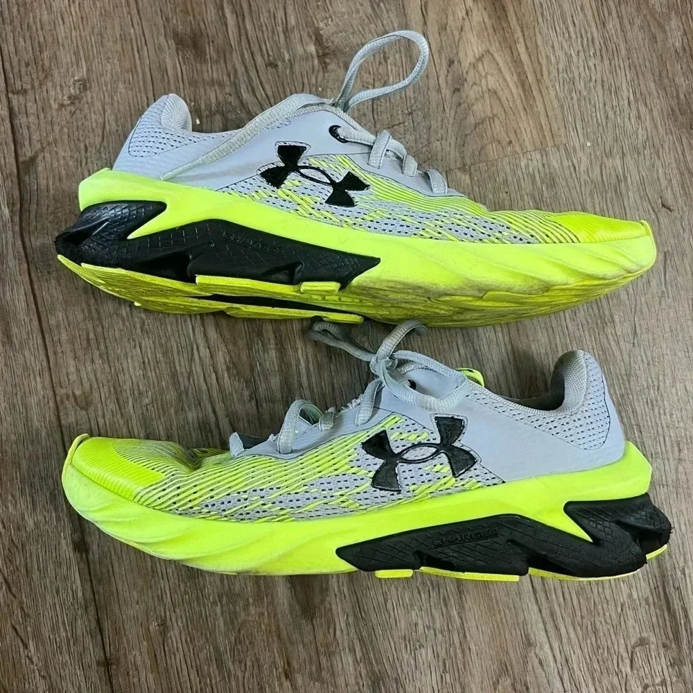 Under Armour • Scramjet 3 • Boy’s Shoes - Picture 8 of 14